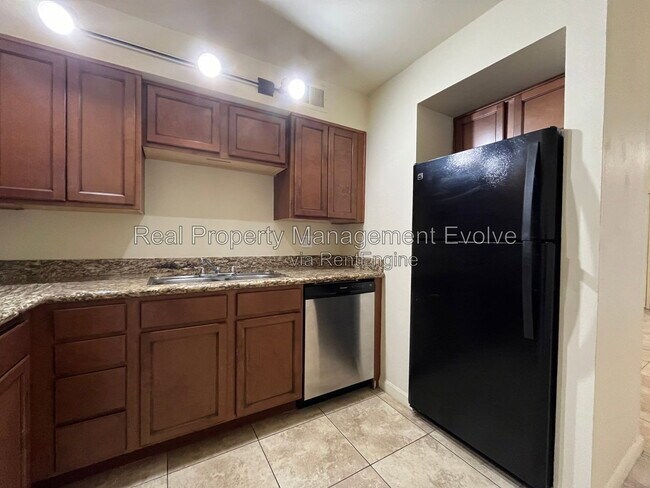 Foto del edificio - 7110 E Continental Dr