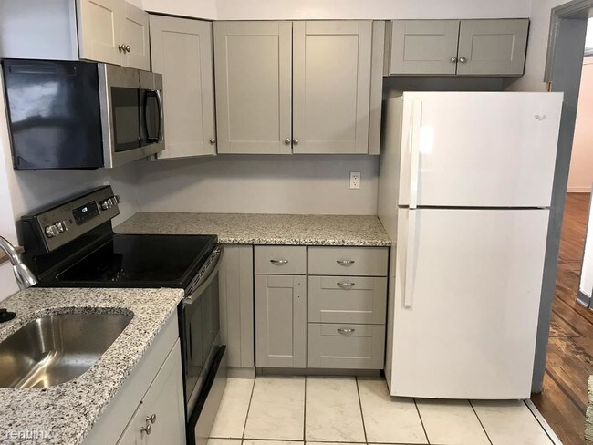 Foto del edificio - 2 br, 1 bath House - 1944 Mountford Ave