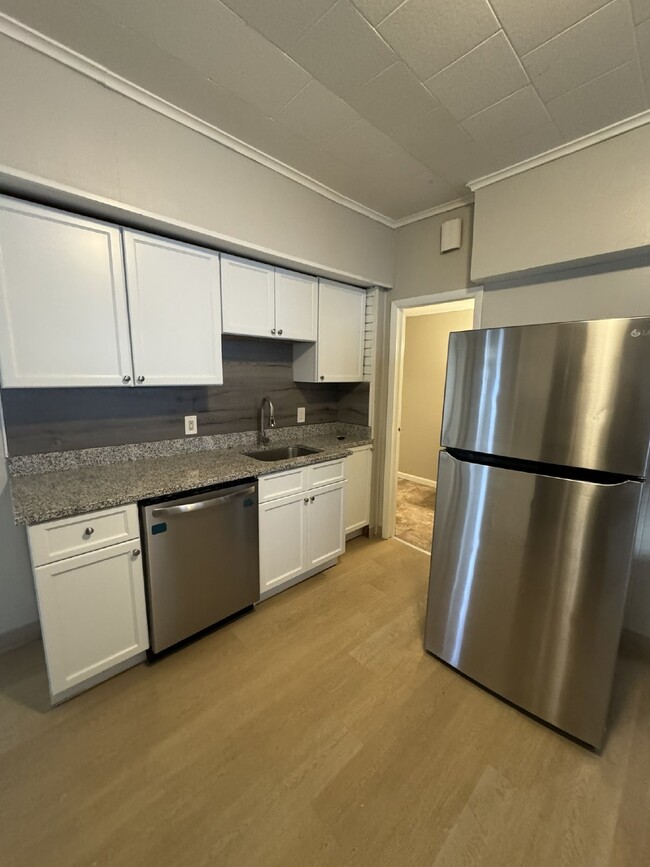 Building Photo - Newly updated 4 Bed, 1 Bath in Mechanicville!