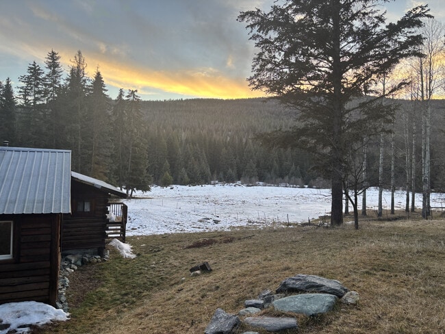 Building Photo - Pinkham Retreat