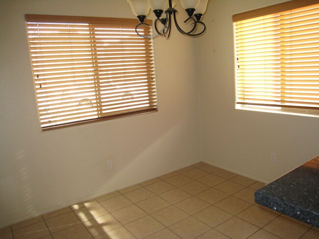 Foto del edificio - Lovely 3 Br, 2 Ba with FP, 2CG