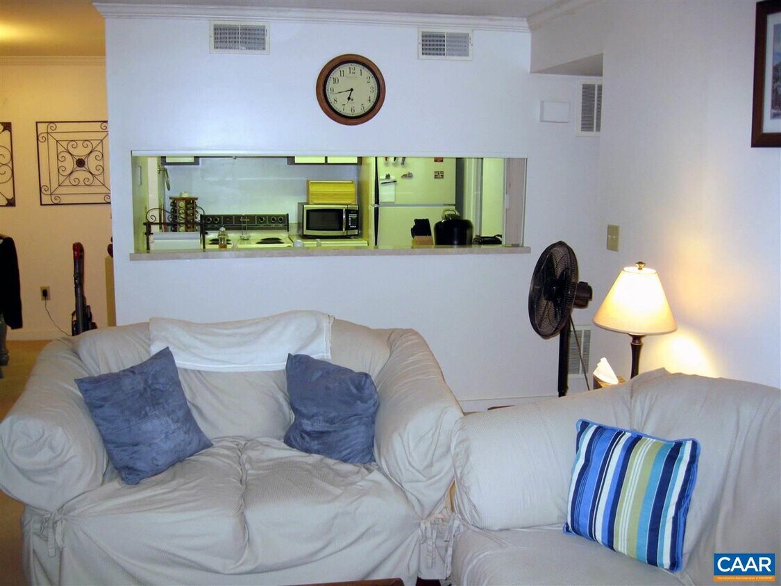 Primary Photo - 338 S Pantops Dr