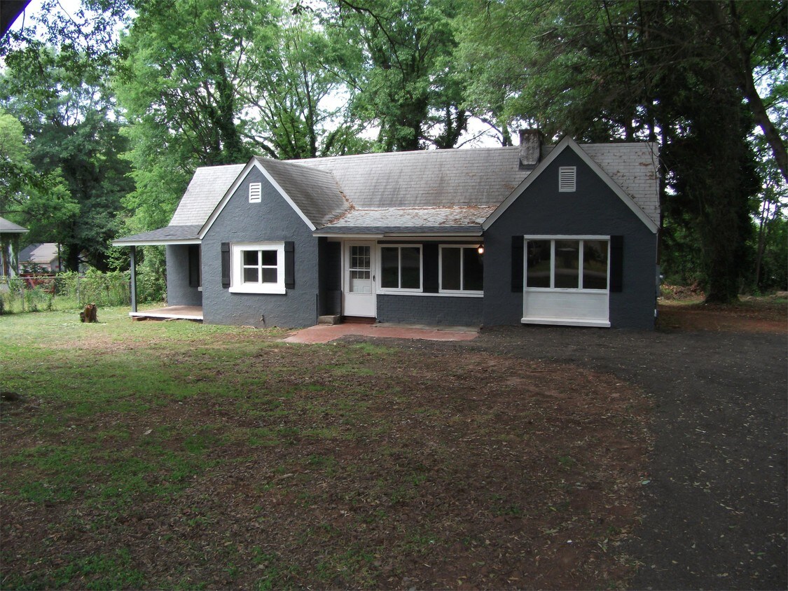 Primary Photo - 10 Savannah St