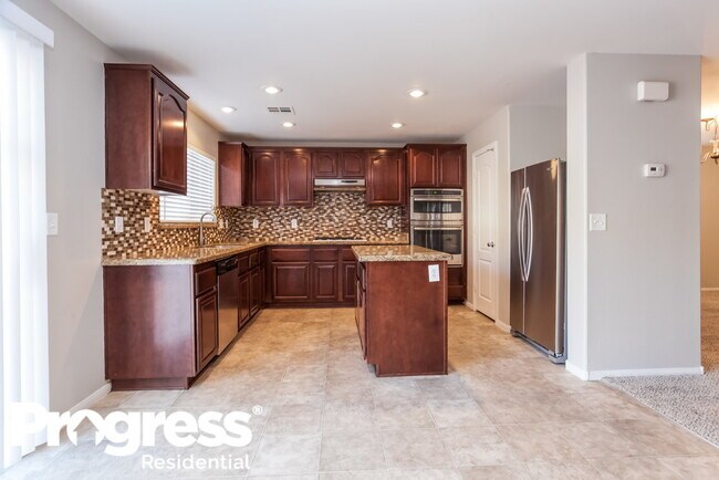 Foto del edificio - 4221 Cape Eagle Ave
