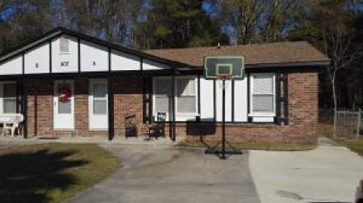 Foto principal - Great 2Br 1Ba Dorchester II School District