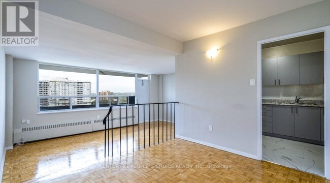 Building Photo - 6161 Bathurst St