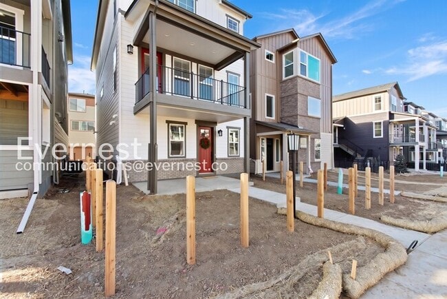 Building Photo - 8970 Southurst St