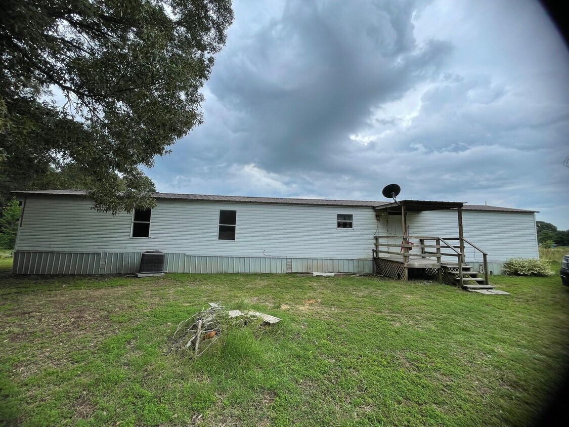 Primary Photo - 3 Bed, 2 Bath, 1,280 sq ft mobile home on ...