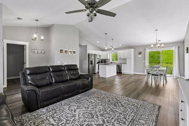 Foto del edificio - 3 Bedroom 2 Bath Luxury Home in Montgomery