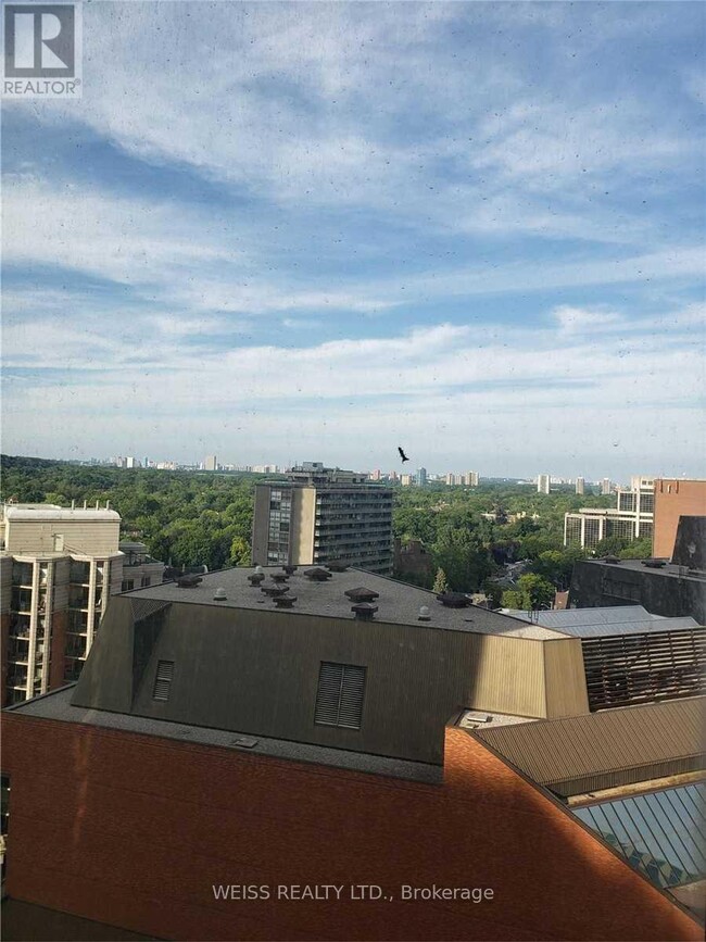 Photo du bâtiment - 1-1301 Yorkville Ave