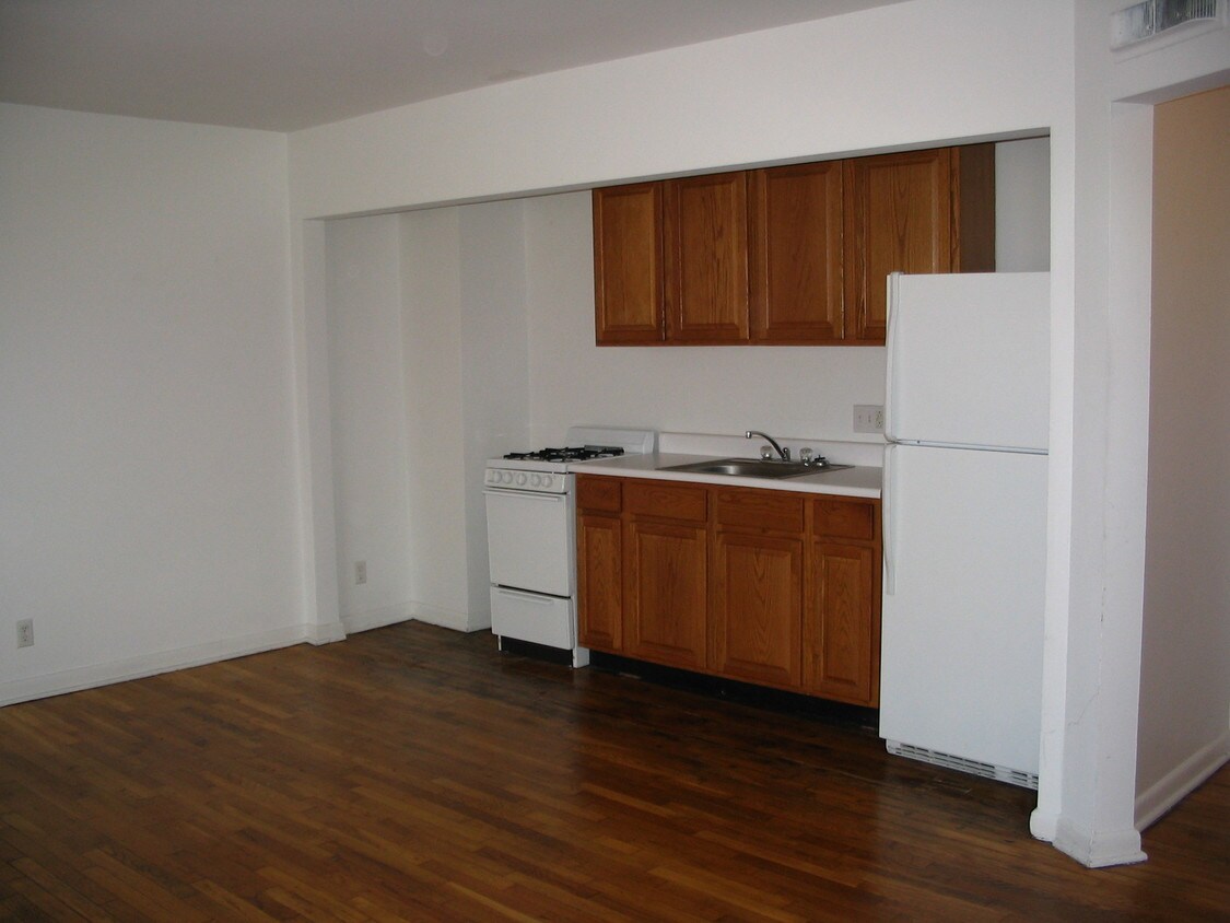 Primary Photo - 1268 N High St
