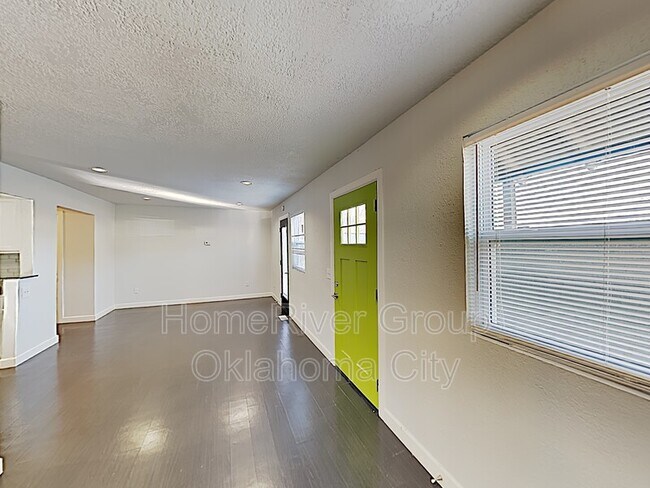 Foto del edificio - 6024 W Hefner Rd