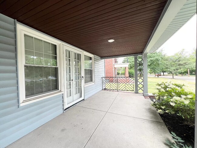 Foto del edificio - 2434 Overlook Rd