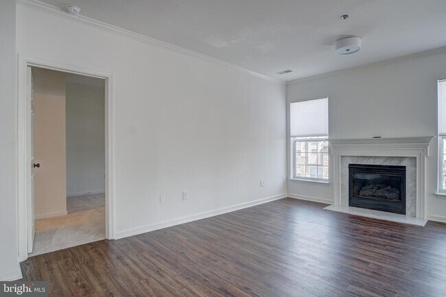 Foto del edificio - 5909 Founders Hill Dr