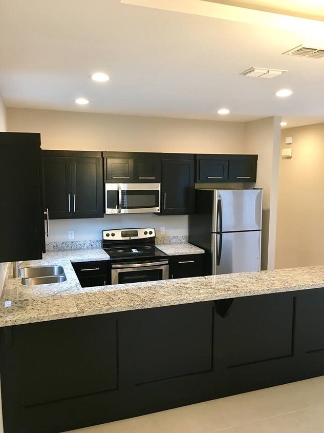 1215 White Oak Drive, Edinburg, TX 78541 Apartments in Edinburg, TX