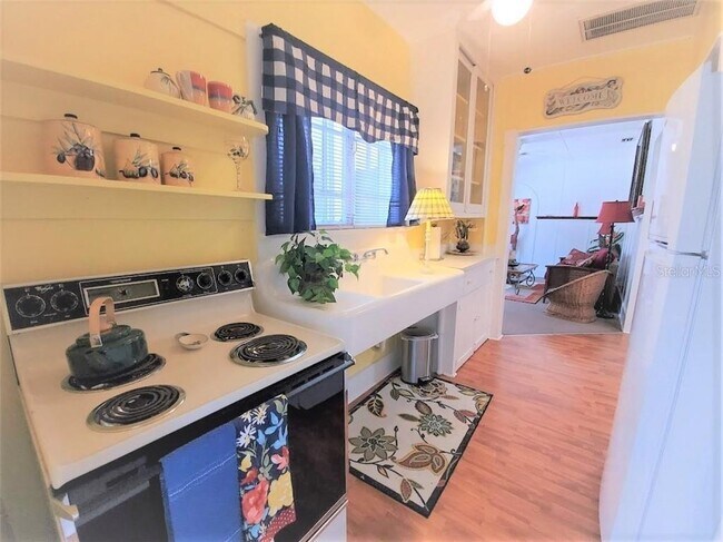 Foto del edificio - 6509 Grand Blvd