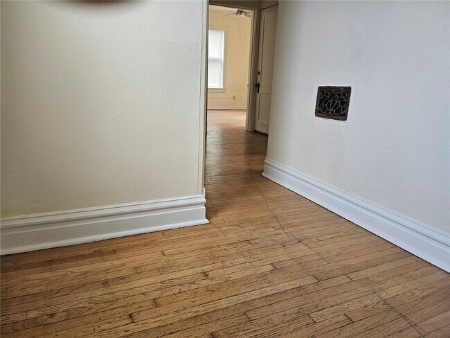 Foto del edificio - 3807 Potomac St