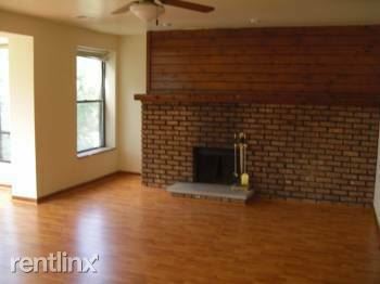Primary Photo - 828 W Leland Ave