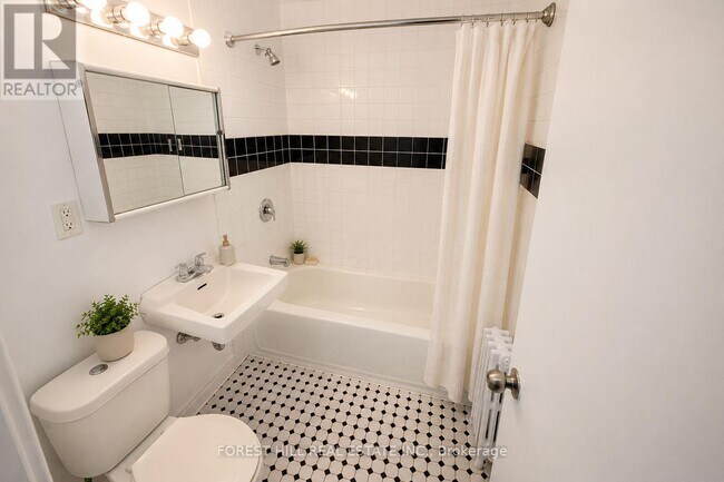 Building Photo - 106 Goodwood Park Ct
