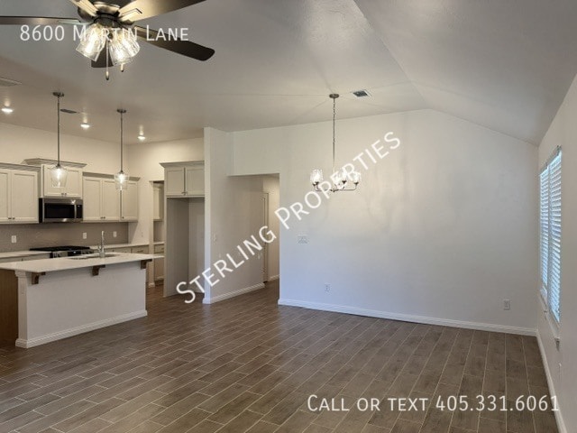 Building Photo - 8600 Martin Ln