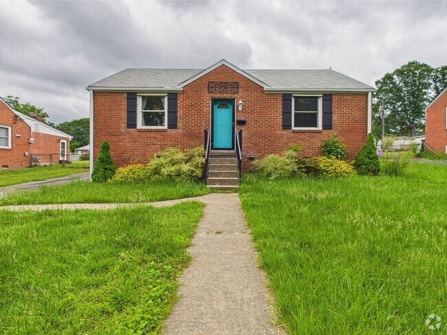 Building Photo - 1661 Rockwood Rd