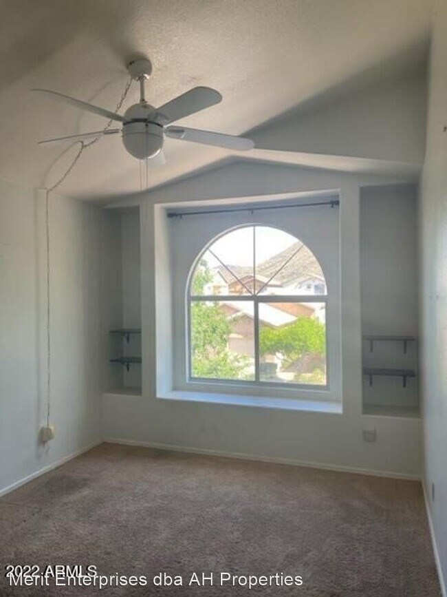 Building Photo - 3 br, 2.5 bath House - 4911 W WAHALLA LN