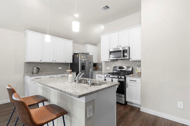 Foto del edificio - 17598 Longwood Trce Ln