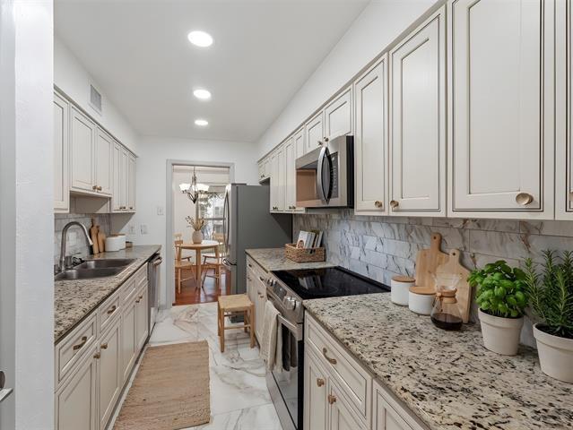 Foto del edificio - 6036 Birchbrook Dr