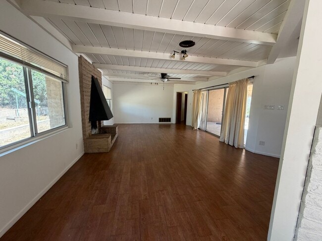 Building Photo - 764 S University Dr