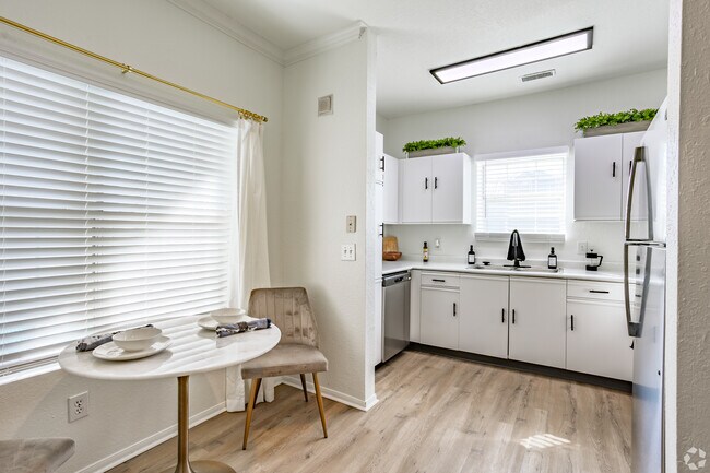 Foto del edificio - ReNew Jordan Creek