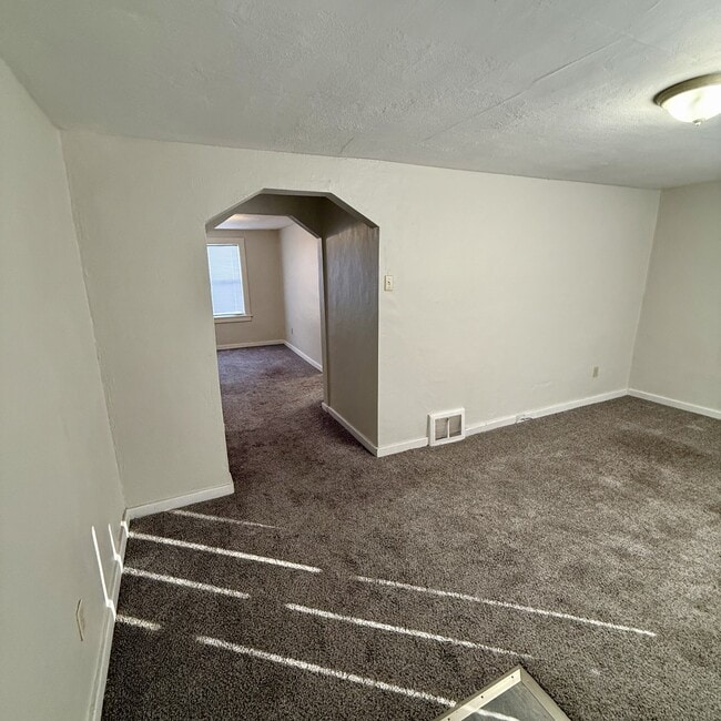 Building Photo - 338 La Motte Ln