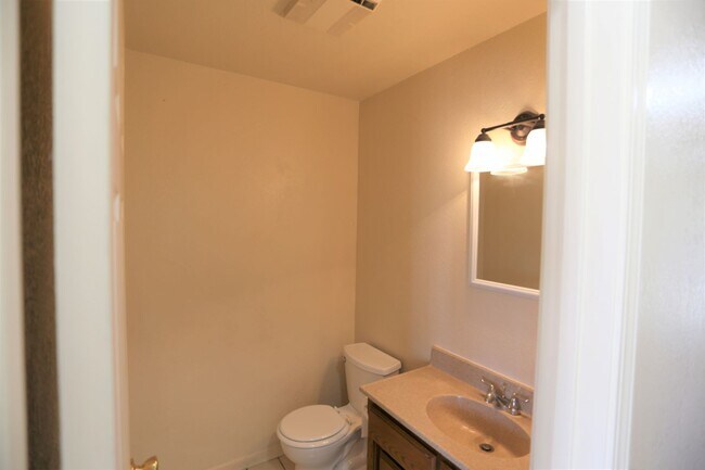 Building Photo - Beautiful home in Patterson