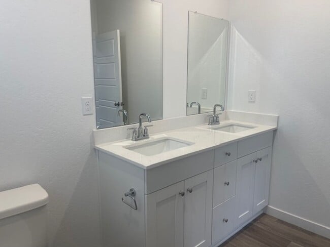 Building Photo - Spacious 3BR/2BA Home with Great Amenities in Madera!