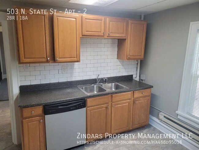 Foto del edificio - 2 bedroom 1 bath apartment in Champaign IL.