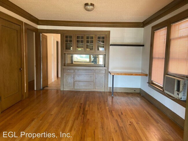 Building Photo - 119 W Lomita Ave