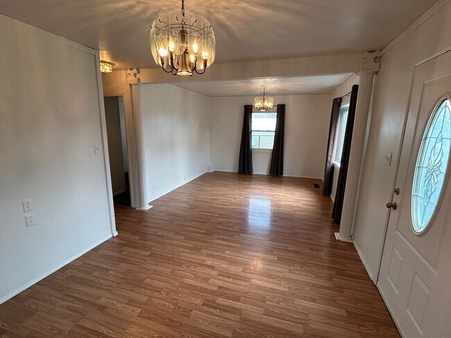 Foto del edificio - Nice-sized three bedroom property