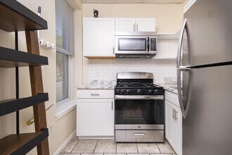 Building Photo - 136 9th St