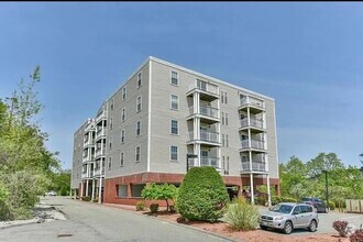Building Photo - 86 E Howard St