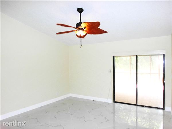 Building Photo - 7907 Villa Nova Dr
