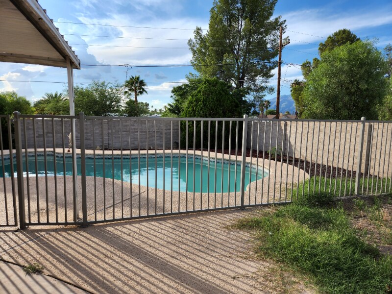 Primary Photo - 457 N Madris Dr