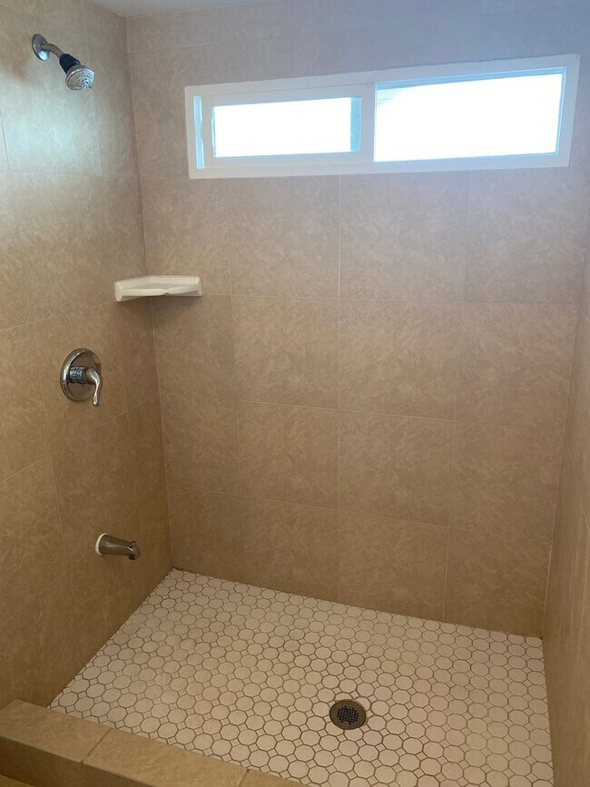 Foto del edificio - 398 Kanaloa Ave