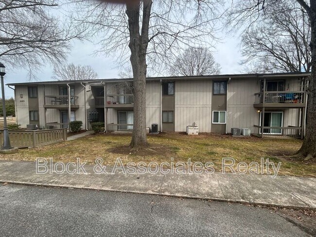 Foto del edificio - 2260 Sunderland Rd