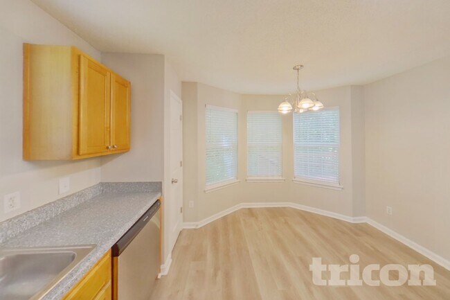 Foto del edificio - 4430 Reserve Hill Crossing