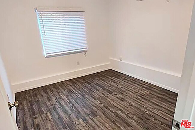 Foto del edificio - 6720 Van Noord Ave