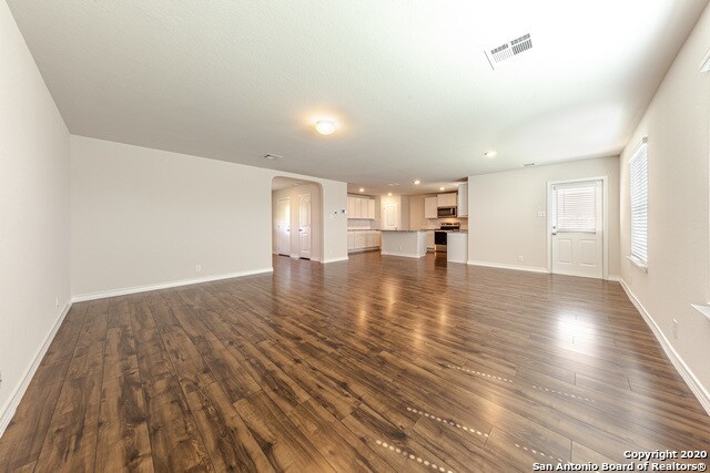 Building Photo - 142 Loggy Bayou