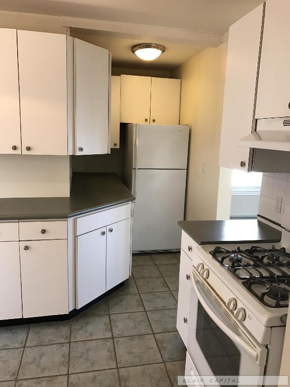 Primary Photo - 94 Heath St