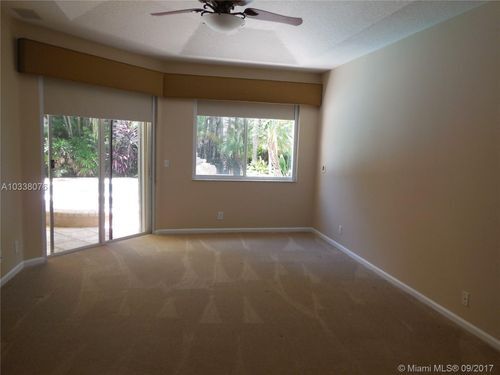 Building Photo - 2558 Jardin Way