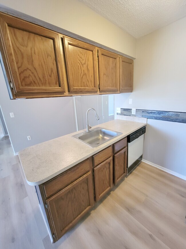 Building Photo - 16544 Clarkson Dr