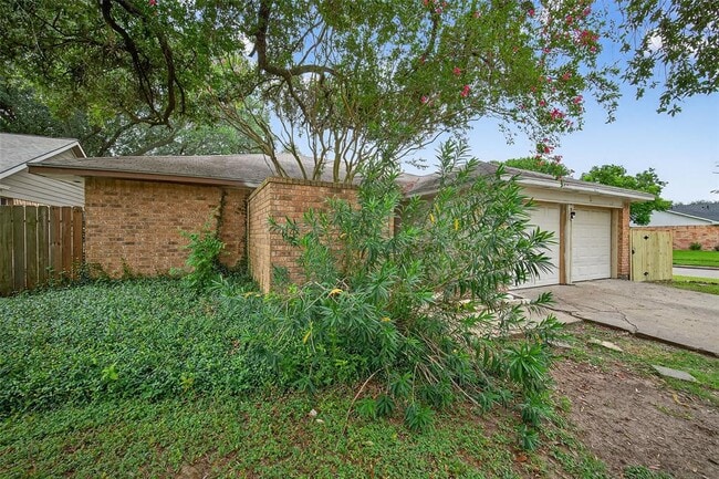 Building Photo - 6602 Navidad Rd