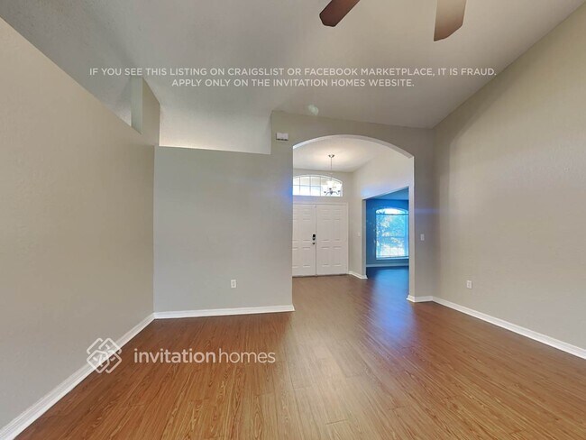 Foto del edificio - 914 Summer Glen Dr